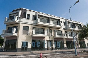 cắt lỗ 900 triệu nhà phố 6x25 đường 19m phân khu stela aqua city