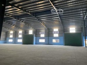 tổng dt 3.500m2 (kho 2.000m2) - 200 triệu/th - đường ql 1a - (cont 40f 24h) - có pccc