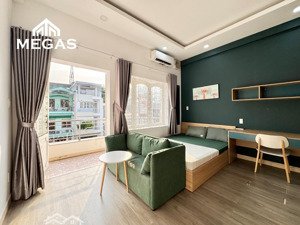 cho thuê căn hộ ban công khu dân trí tốt ngay công viên thỏ trắng quận 10