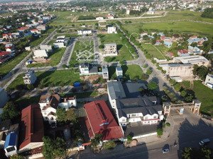 chính chủ tôi cần bán vài lô vinaconex phổ yên trước tết giá tốt nhất khu vực. dt 100m2 mt 5m