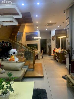 Biệt Thự hồ bơi 156m2 Mặt Tiền Đường gần KĐt Vạn Phúc Thủ Đức, sổ hồng Giá tốt chỉ 16 tỷ