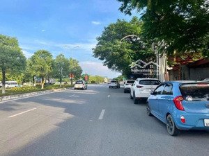 bán lô mặt đường 353 dương kinh - hải phòng . diện tích: 100m2 ( 4.35m x 22.9m ) bên cạnh n