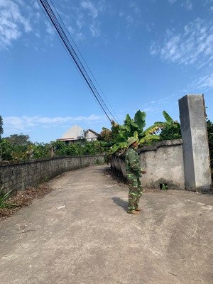 lô góc hơn 700 tr, sở hữu 290 m2, lõi đô thị, phường chũ bắc ninh lh em 