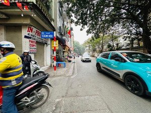 nhà mặt phố cảm hội - hai bà trưng - khu hiếm nhà bán - 3 mặt thoáng -ngõ thông - kinh doanh -