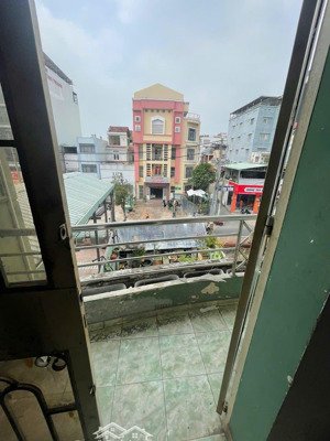 bank định giá 28 tỉ ! chính chủ cần tiền bán gấp mặt tiền cmt8 , tân bình - cạnh bv thống nhất