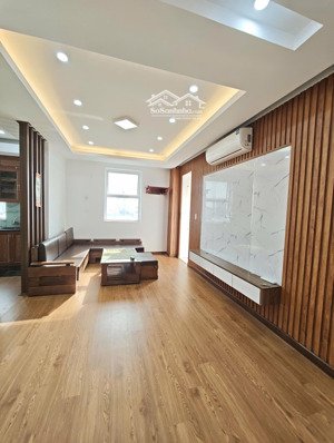 căn hộ 2 ngủ mặt phố trần vỹ, gần chợ đồng xa, mai dịch - dt 90m2. tầng cao 2 ban công siêu thoáng