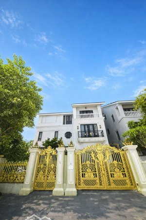 hiếm! siêu bt 400m2 sunnygarden lô góc mt 16m nhà đẹp nthất vườn cây bể cá koi đẳng cấp gia 70 tỷ