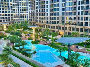 cho thuê căn 2pn2wc free pql căn góc view hồ bơi, hướng mát full nội thất đẹp, khu compound lumiere