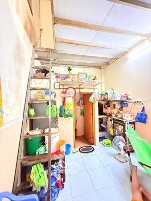 bán nhà 2 mt ngay vòng xoay an lạc diện tích: 87m kết cấu: 2 tầng kiên cố có 4 phòng cho thuê