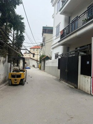 bán đất đa tốn xã bát tràng hà nội diện tích : 46m2 x 4,05m x 4,350 tỷ ôtô vào đất dân cư đông đúc