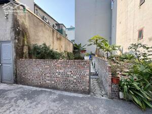 Cần bán 55,5m2 đất cách 20m ra mặt phố Thành Trung. Phố đông và sầm uất nhất Gia Lâm