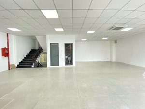 trống sẵn sàn văn phòng 150m2 trên đường trường chinh, p.13, tân bình. có thể sử dụng ngay