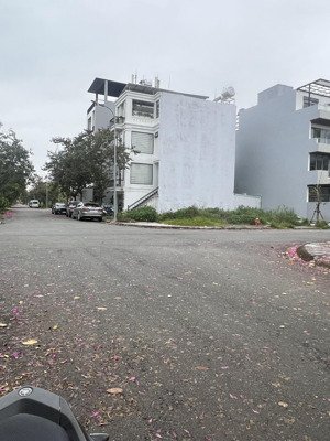 bán lô góc v5 fpt city đà nẵng, 10,5 tỷ, 180m2, uy tín, giá siêu hời