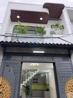 nhà đẹp giá rẻ 2 tầng btct liền kề lê văn quới 32 m2 vào ở ngay chỉ 4.05 tỷ