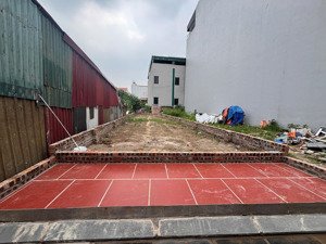 chủ gửi bán lô đất đẹp giá mềm cho khách đầu tư và khách ở
vị trí đẹp tại trung thôn, đông hội