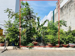 cần bán lô đất đường d10 kdc long hậu. dt: 5m x 18m giá 2 tỷ 250tr. sổ đỏ riêng.