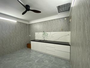 cho thuê nhà ở và kinh doanh mới mặt tiền đường nguyễn thị minh khai nha trang giá 20 triệu/tháng