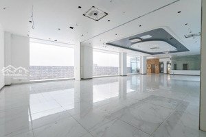 sàn rộng 390m2 nằm ngay đường cao thắng, p.2, q.3. vị trí trống: lầu 7. hỗ trợ làm việc 24/7