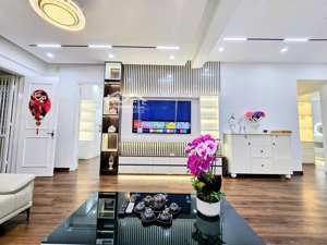 bán căn hộ kđt việt hưng. dt: 104m², 03 phòng ngủ full nội thất giá: 6 tỷ. lh/zalo: 