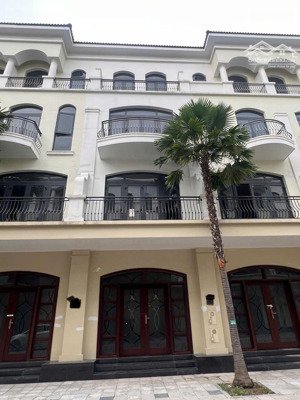 căn 70m2 giá rẻ nhất phân khu chà là, vị trí đẹp ngay gần công viên trung tâm, giá 10 tỷ