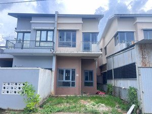 chính chủ kẹt tiền bán lỗ căn biệt thự oasis city giá chỉ 1,46 tỷ. lh: 