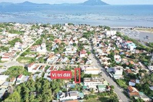 mặt tiền phạm ngũ lão- trung tâm vạn giã, gần biển- giá ngợp bank. 