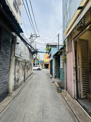 giảm sốc 10 tỷ nhà hxh cách mt lê lai vài bước ngang lớn 5.7m x dài 12m