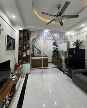 duy nhất 1 căn 35m2*4t*3pn phố yên xá, cuối chiến thắng - kđt văn quán hn.