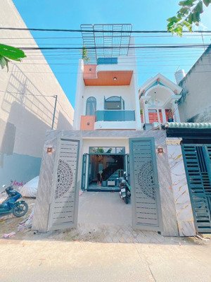 nhà lầu đường thông buôn bán gần ngã tư chiêu liêu giá 3 tỷ 850 triệu