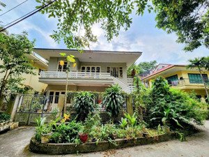 chính chủ bán biệt thự khu tây hồ, khu phân lô dân trí cao- cách hồ 40m. 175m giá 66.8 tỷ