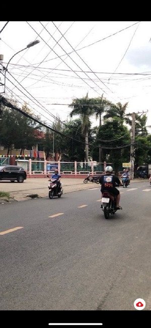 chủ gởi bán 2 lô đất mt đỗ xuân hợp và lô hồ bá phấn dt 136m2, ngang 13m. giá 7 tỷ