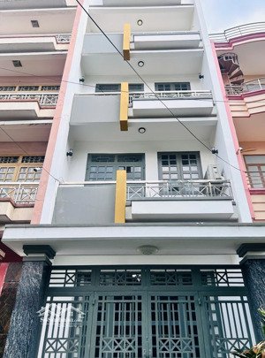 nhà đường đặng tất 5x19m trệt 3 lầu cho thuê