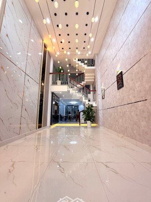 nhà đẹp 5 tầng- hẻm xe hơi- tặng nội thất thạnh xuân 25- hà huy giáp - ngã 4 ga quận 12