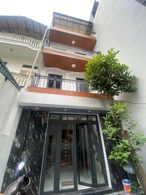 BÁN NHÀ PHÚC ĐỒNG 105M 4 TẦNG 4 NGỦ CÓ SÂN TRƯỚC, SÂN SAU HƠN 11 TỶ