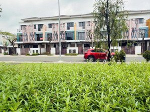 chính chủ cho thuê biệt thự 4pn-4wc, nhà mới 100% tại sun casa central, vsip 2. lh: 