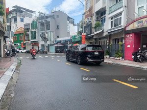 mặt tiền huỳnh văn bánh. tuyến đường kinh doanh sầm uất, thanh khoản cao chỉ 11,5 tỷ