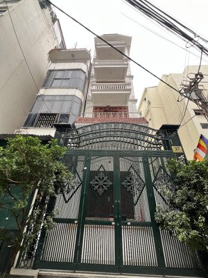 bán gấp phân lô trung hoà 27,5 tỷ 85m2 mặt tiền 4,5m xây 5 tầng đẹp lô góc đường 2 ô tô tránh