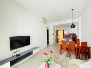 cho thuê 2pn, 2wc tòa golden mansion ( novaland) 69m2, 17tr5/tháng bao phí quản lý, full nt