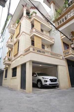 bán nhà lạc long quân tây hồ 76m2 lô góc 2 mặt ngõ ô tô vào nhà gần hồ tây 20,5 tỷ