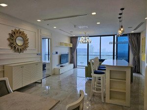 cần bán căn 2pn 1wc tầng cao view thoáng nhìn về tttm, hồ bơi, mặt tiền đường, hướng mát mẻ cả ngày