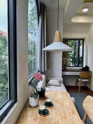 cho thuê căn hộ view kính làm việc siêu chill