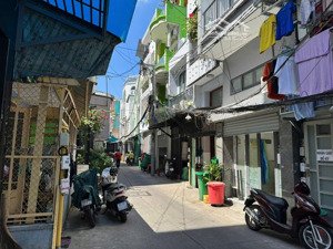 cho thuê nhà trọ 2,2 triệu, 8.5m2 tại 240 cách mạng tháng tám, (ko chung chủ) p. nhiêu lộc