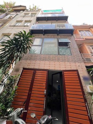 nhà mới xây 4,2m x 13m 5 tầng nguyễn đình chiểu gần oto trung tâm quận 3
