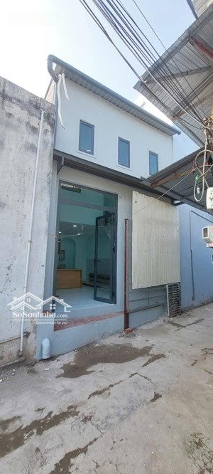 bán nhà mt hẻm nhà bè . - vị trí : cách mt huỳnh tấn phát 40m .
- diện tích : 4,2 x 10 . 1.5 tỷ