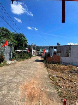 sang rẻ (26x58 = 1.508m2) thổ cư ngay chợ, ủy ban, trường học dân đông kín, giá 760tr/sổ