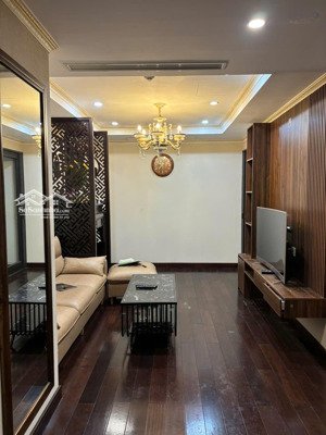 chính chủ gửi bán căn hộ 2pn/2vs siêu hiếm tại hc golden city. giá rẻ nhất thị trường chỉ hơn 6 tỷ