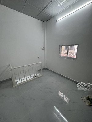 bán nhà trung tâm tân bình, lô góc thoáng, hẻm xe hơi đỗ cửa, 2 tầng, nhỉnh 2 tỷ hiếm