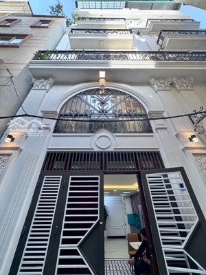 nhà đẹp trung tâm chợ thạch bàn 6 tầng 45m hơn 10 tỷ-ô tô qua nhà