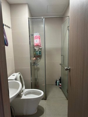 bán nhanh căn hộ hoàng quốc việt, dt: 60m2 căn góc, nhà nội thất, view sông đẹp. giá: 3,4tỷ, shr
