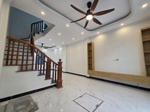 nhà đẹp biên giang, ô tô đỗ cửa, 45m2, 4 tầng, 5 phòng, sát cầu mai lĩnh, giá 4.5 tỷ. ảnh nhà thật